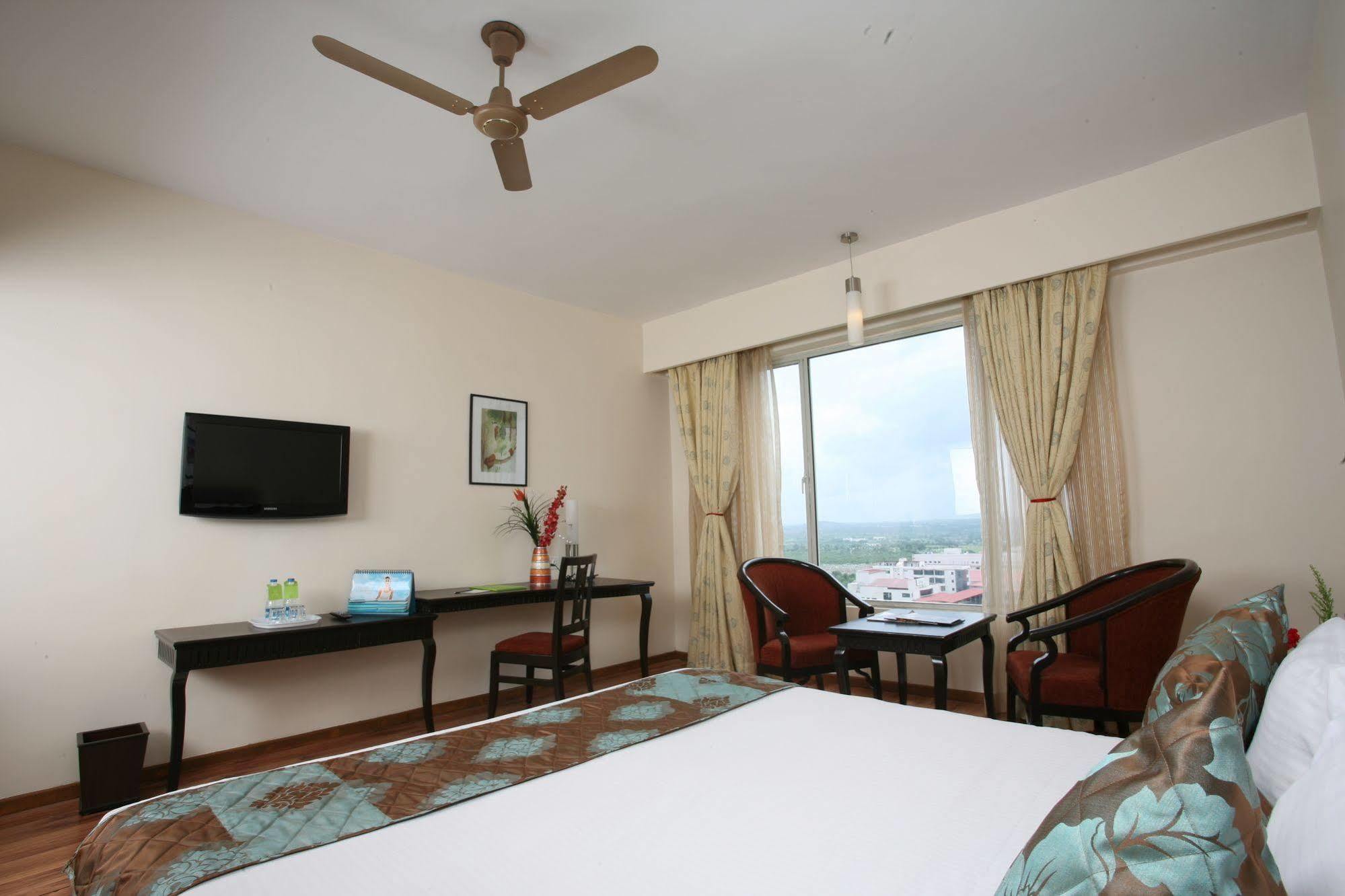 Oh Biz Premier At Leonia Otel Haydarabad Dış mekan fotoğraf